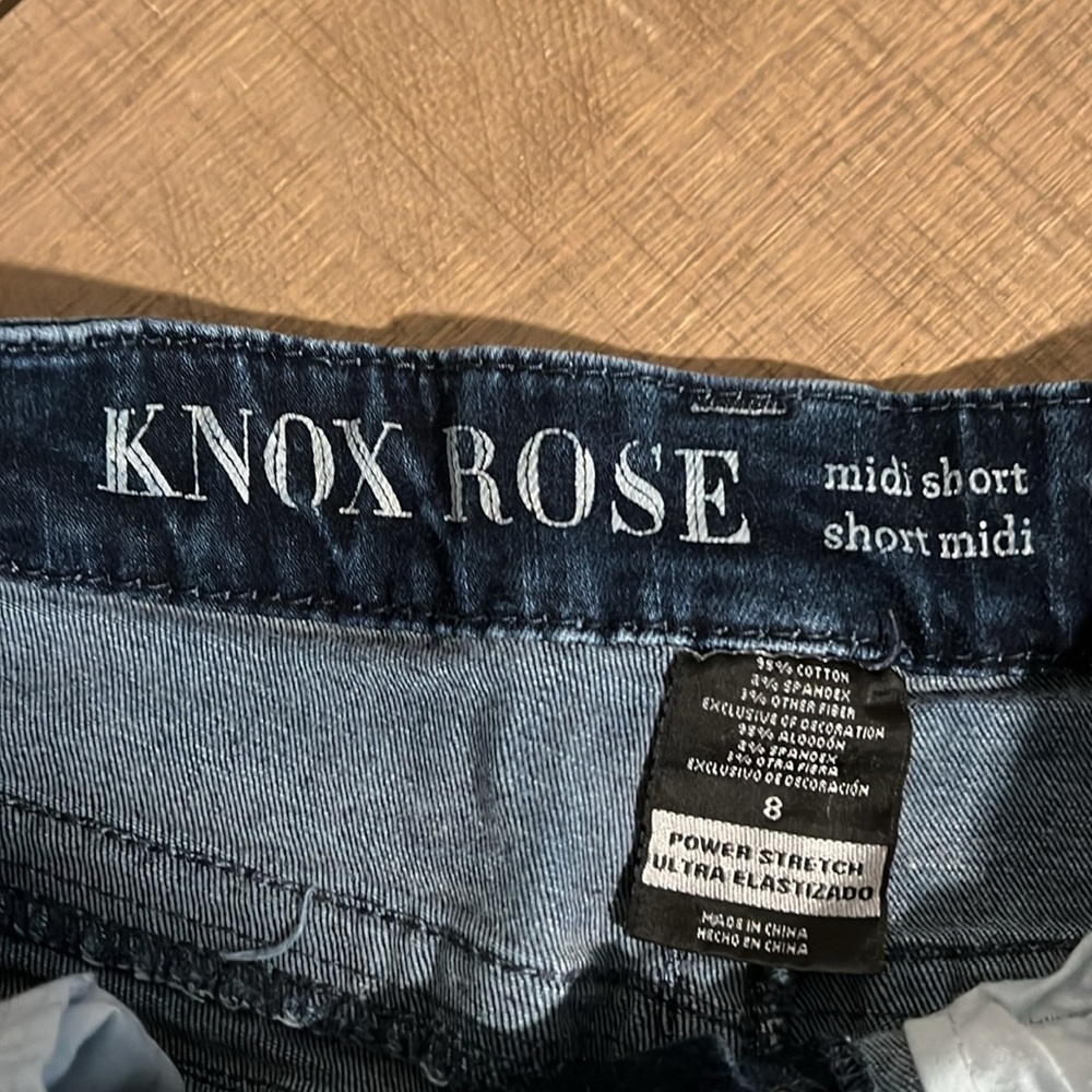 Knox Rose Womens size 8 power stretch midi short, great condition. - Picture 3 of 3